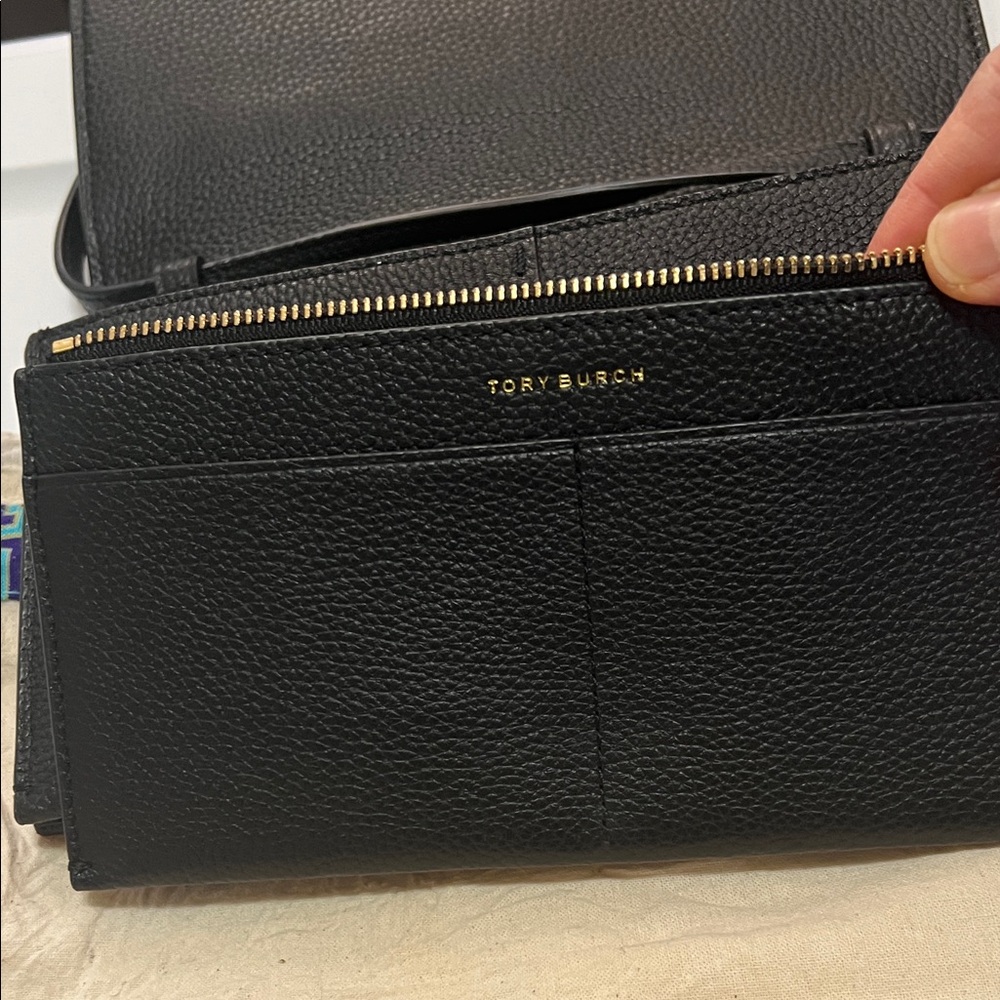 TORY BURCH  McGraw Pebbled Leather Crossbody Bag - Picture 5 of 9
